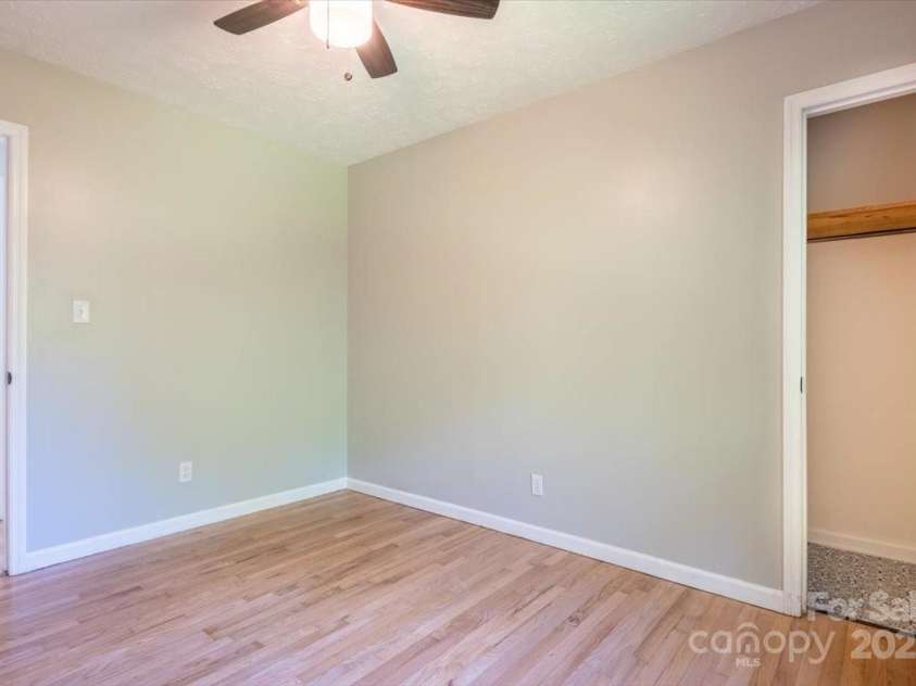 825 Pole Miller Extension, Brevard, NC 28712.  MLS# CAR4265936, YatesRealty ID 19728. 