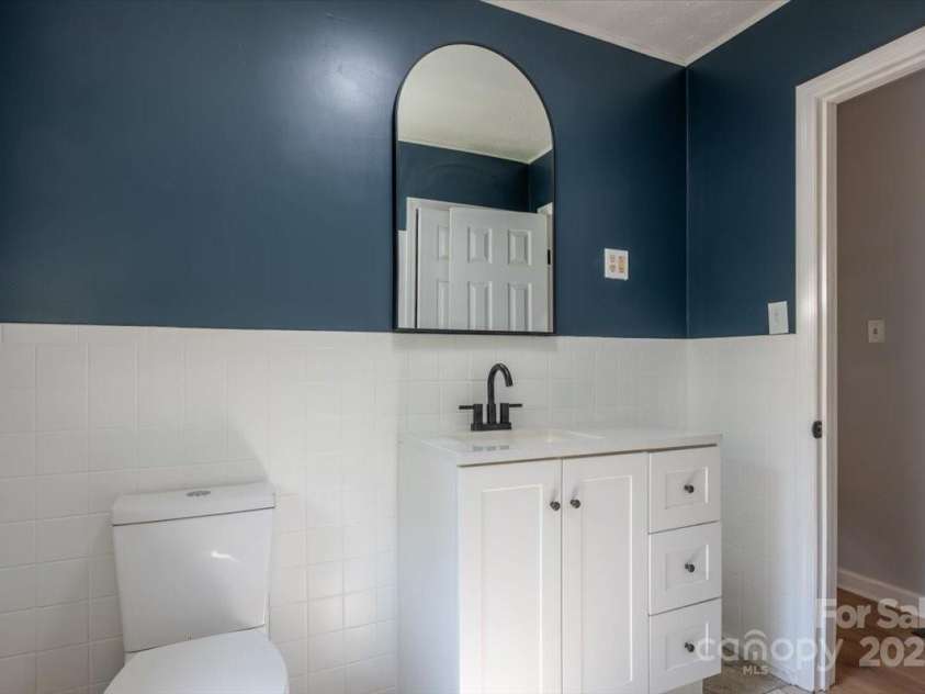 825 Pole Miller Extension, Brevard, NC 28712.  MLS# CAR4265936, YatesRealty ID 19728. 