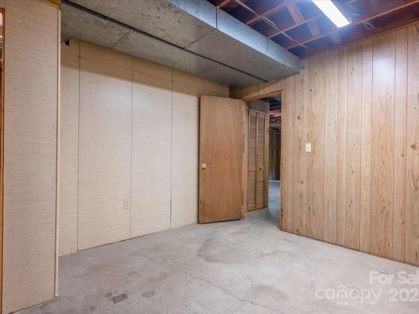 825 Pole Miller Extension, Brevard, NC 28712.  MLS# CAR4265936, YatesRealty ID 19728. 