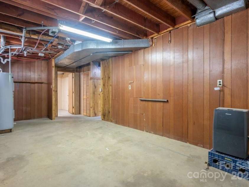 825 Pole Miller Extension, Brevard, NC 28712.  MLS# CAR4265936, YatesRealty ID 19728. 