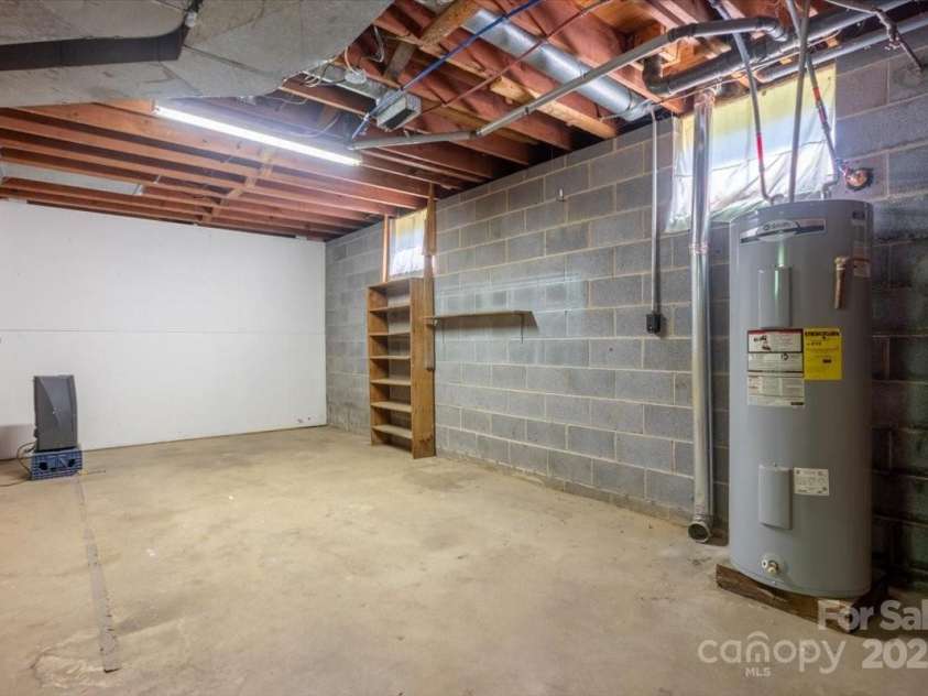 825 Pole Miller Extension, Brevard, NC 28712.  MLS# CAR4265936, YatesRealty ID 19728. 