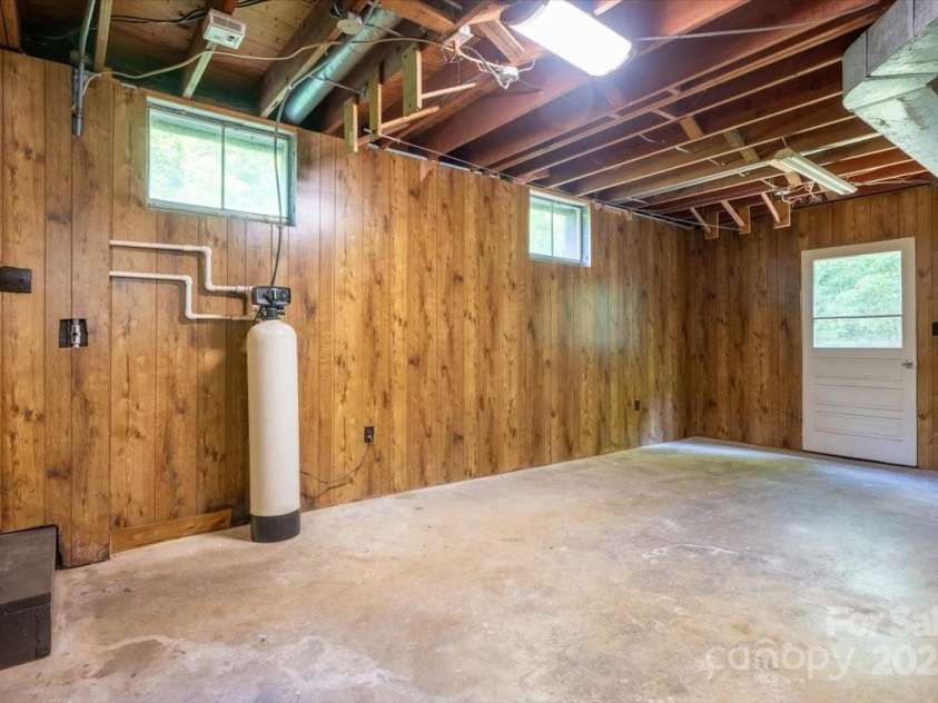 825 Pole Miller Extension, Brevard, NC 28712.  MLS# CAR4265936, YatesRealty ID 19728. 