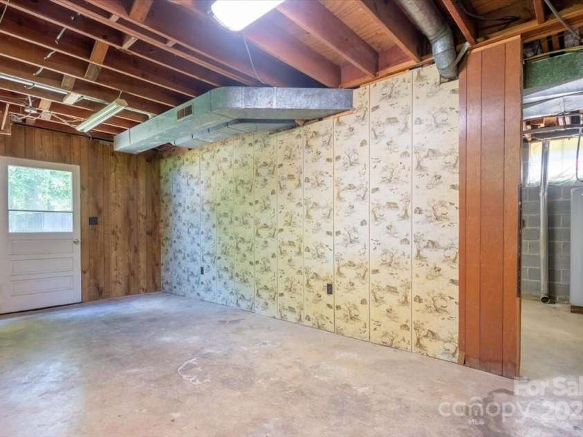 825 Pole Miller Extension, Brevard, NC 28712.  MLS# CAR4265936, YatesRealty ID 19728. 