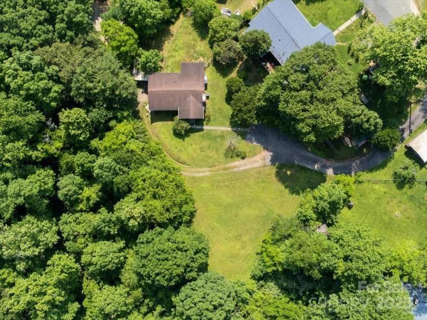 825 Pole Miller Extension, Brevard, NC 28712.  MLS# CAR4265936, YatesRealty ID 19728. 