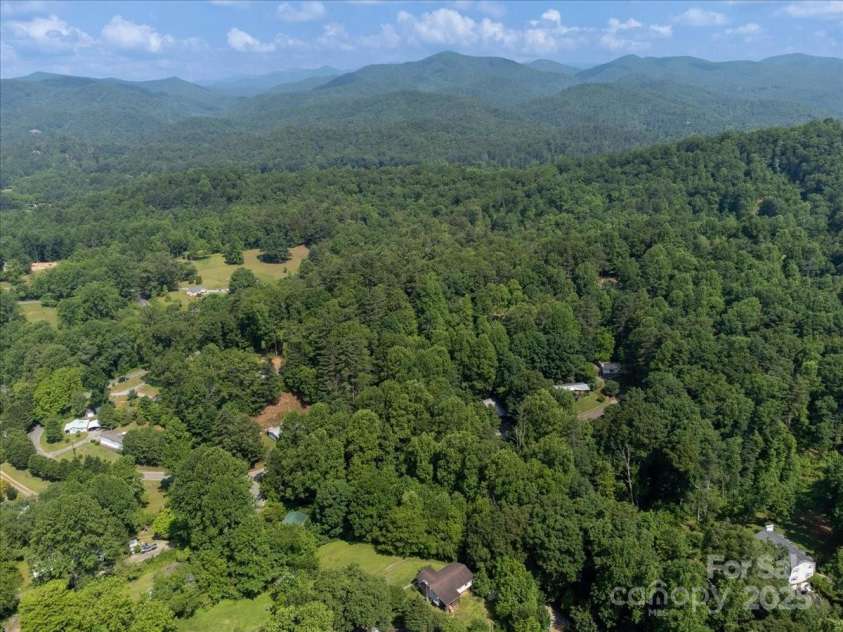 825 Pole Miller Extension, Brevard, NC 28712.  MLS# CAR4265936, YatesRealty ID 19728. 