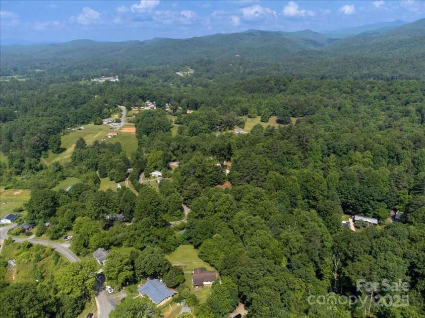 825 Pole Miller Extension, Brevard, NC 28712.  MLS# CAR4265936, YatesRealty ID 19728. 