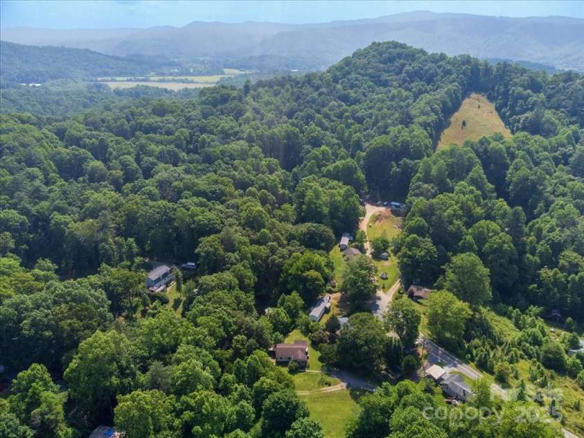 825 Pole Miller Extension, Brevard, NC 28712.  MLS# CAR4265936, YatesRealty ID 19728. 