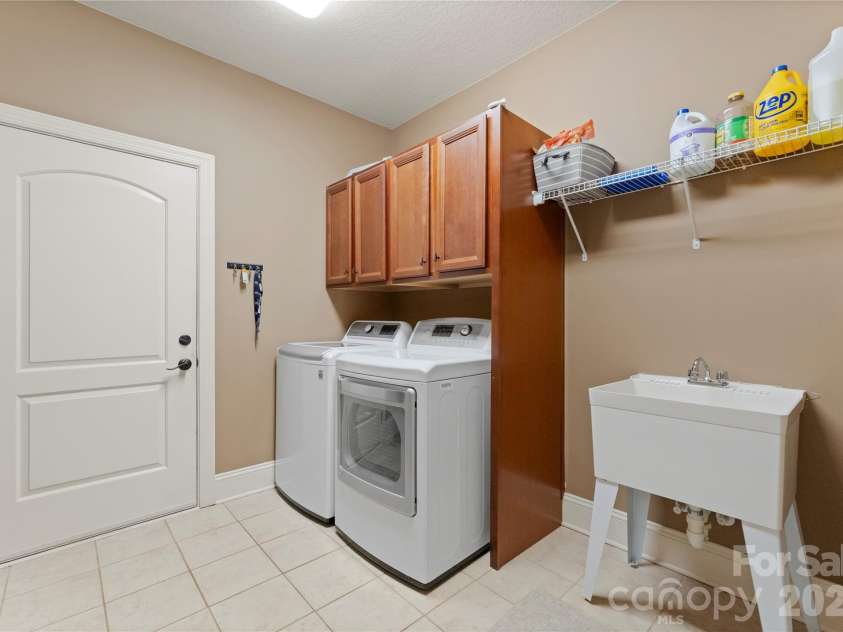 860 Arrow Point Lane, Davidson, NC 28036.  MLS# CAR4338080, YatesRealty ID 19728. 