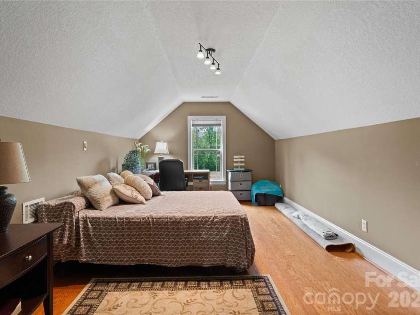 860 Arrow Point Lane, Davidson, NC 28036.  MLS# CAR4338080, YatesRealty ID 19728. 