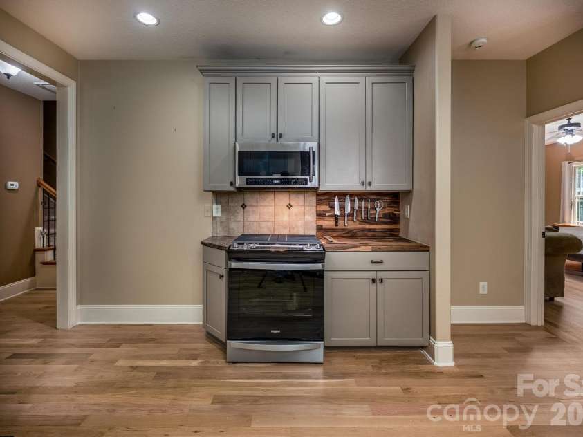 860 Arrow Point Lane, Davidson, NC 28036.  MLS# CAR4338080, YatesRealty ID 19728. 