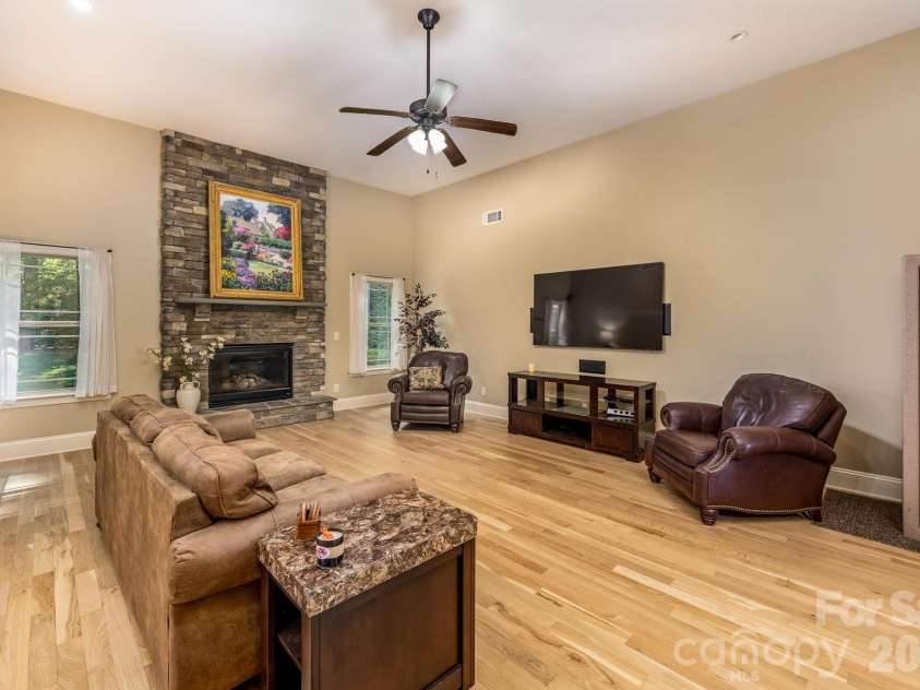 860 Arrow Point Lane, Davidson, NC 28036.  MLS# CAR4338080, YatesRealty ID 19728. 