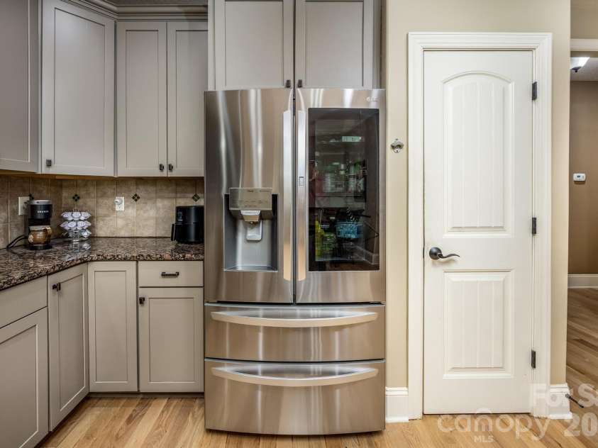 860 Arrow Point Lane, Davidson, NC 28036.  MLS# CAR4338080, YatesRealty ID 19728. 