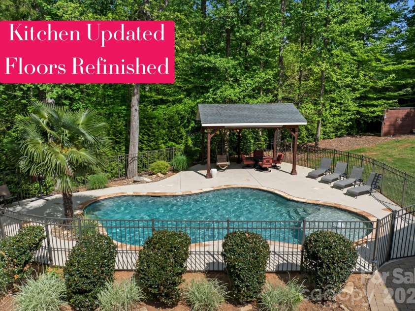 860 Arrow Point Lane, Davidson, NC 28036.  MLS# CAR4338080, YatesRealty ID 19728. 