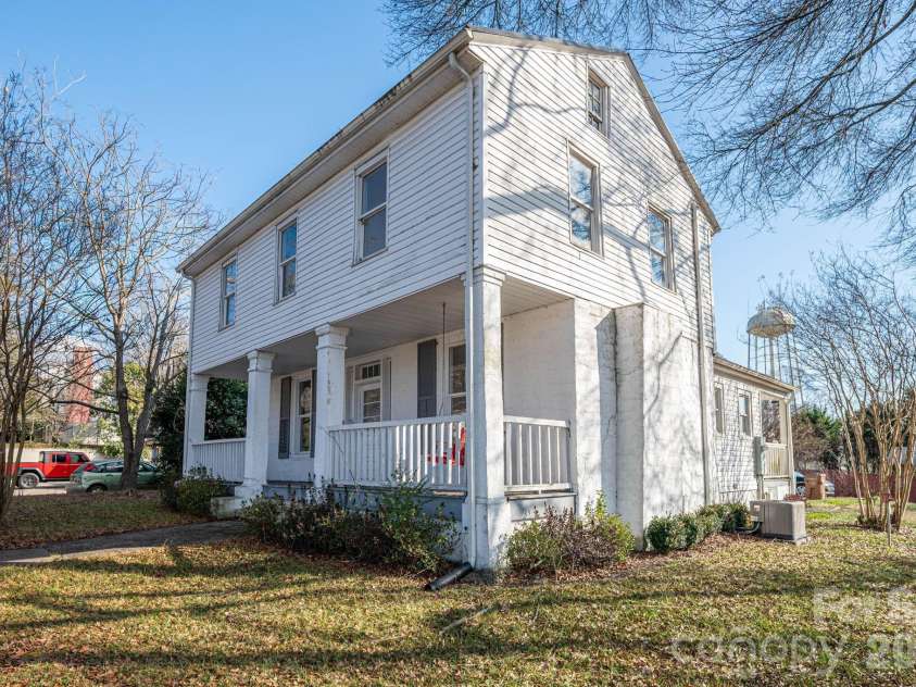 329 Main Street, Lincolnton, NC 28092.  MLS# CAR4334976, YatesRealty ID 1973. 