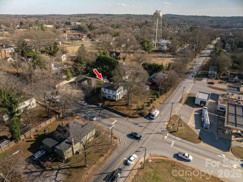 329 Main Street, Lincolnton, NC 28092.  MLS# CAR4334976, YatesRealty ID 1973. 