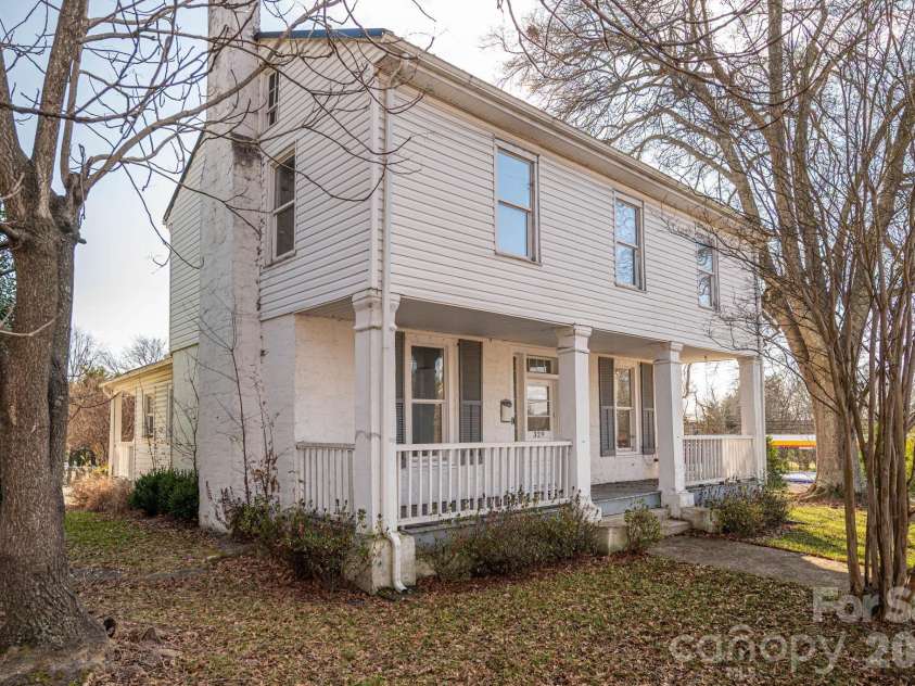 329 Main Street, Lincolnton, NC 28092.  MLS# CAR4334976, YatesRealty ID 1973. 