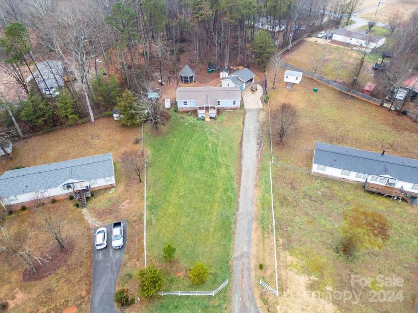 5112 Green Leaf Court, Mount Holly, NC 28120.  MLS# CAR4201008, YatesRealty ID 1973. 