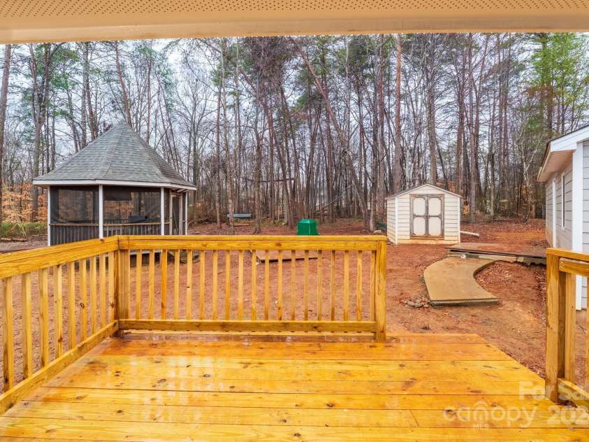 5112 Green Leaf Court, Mount Holly, NC 28120.  MLS# CAR4201008, YatesRealty ID 1973. 