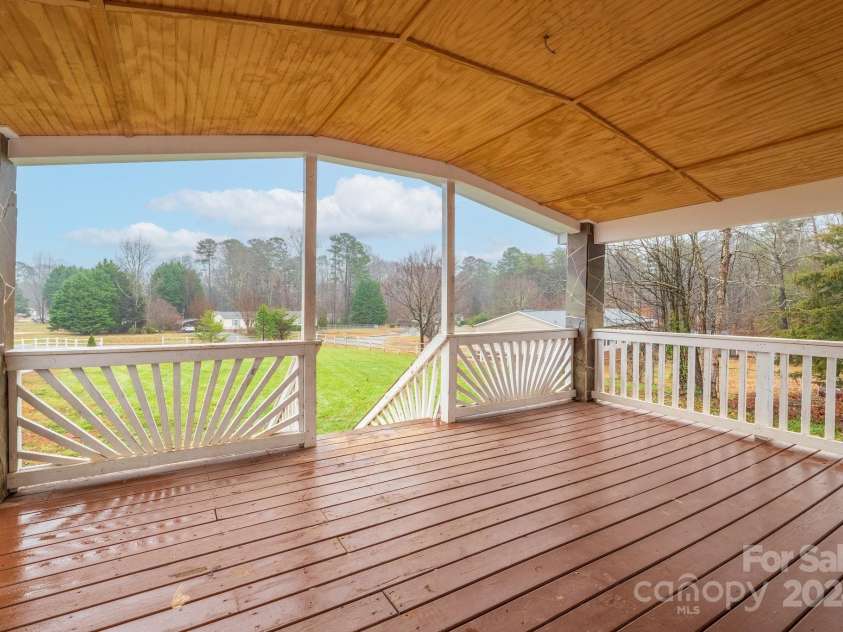 5112 Green Leaf Court, Mount Holly, NC 28120.  MLS# CAR4201008, YatesRealty ID 1973. 