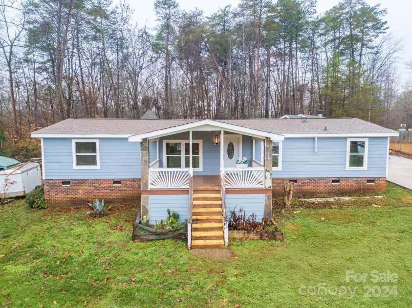 5112 Green Leaf Court, Mount Holly, NC 28120.  MLS# CAR4201008, YatesRealty ID 1973. 