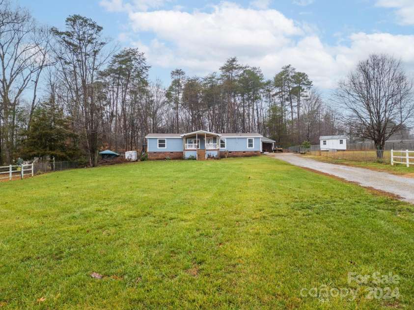 5112 Green Leaf Court, Mount Holly, NC 28120.  MLS# CAR4201008, YatesRealty ID 1973. 