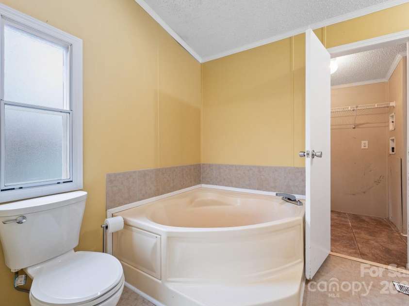 5112 Green Leaf Court, Mount Holly, NC 28120.  MLS# CAR4201008, YatesRealty ID 1973. 