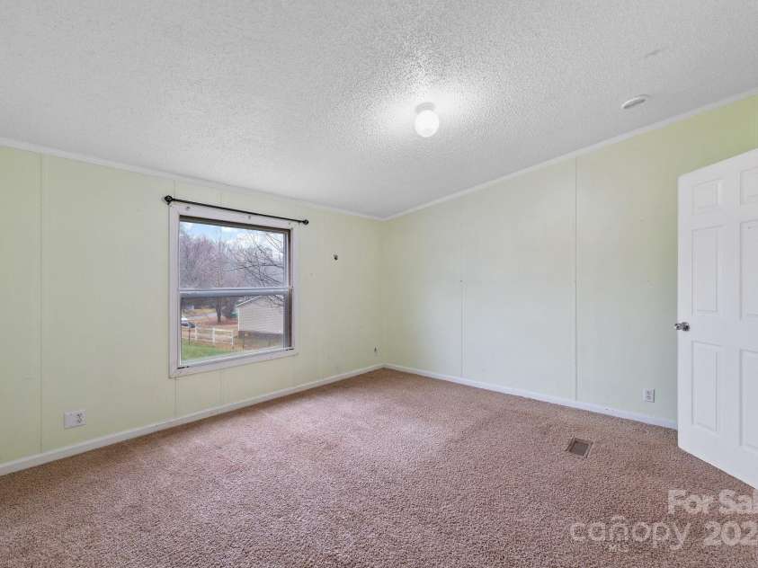 5112 Green Leaf Court, Mount Holly, NC 28120.  MLS# CAR4201008, YatesRealty ID 1973. 