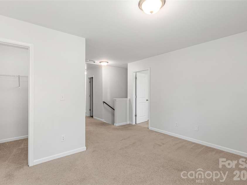 10215 Bradstreet Commons Way, Charlotte, NC 28215.  MLS# CAR4371502, YatesRealty ID 19730. 