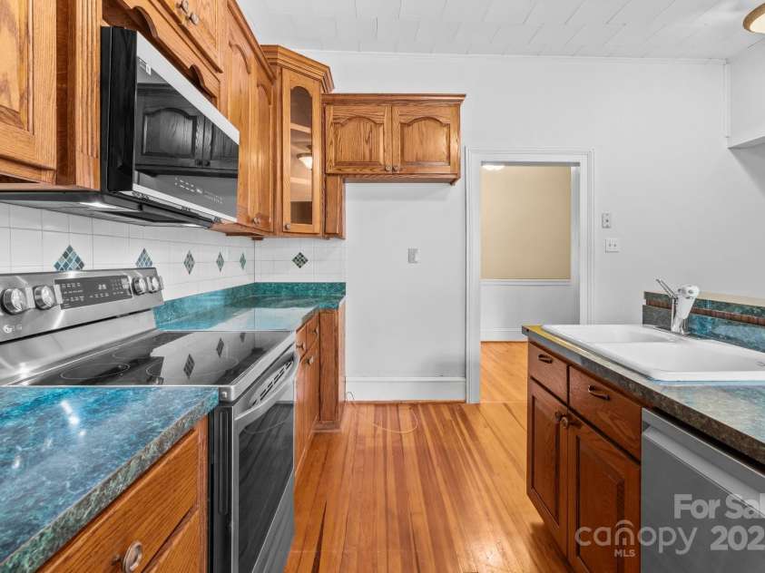 405 7th Street, Spencer, NC 28159.  MLS# CAR4185619, YatesRealty ID 19730. Kitchen