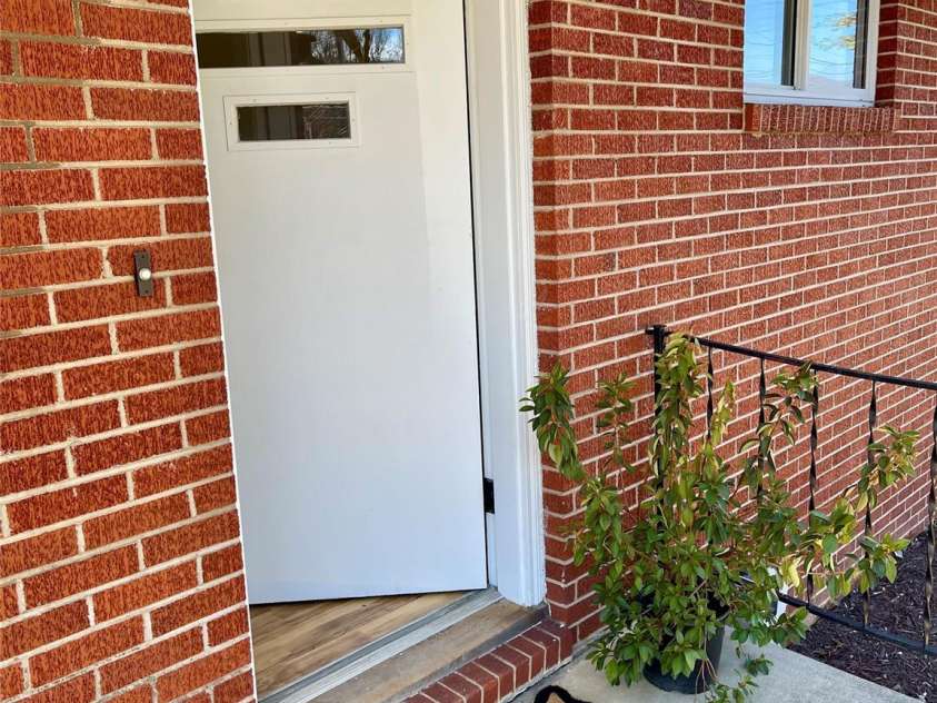 19 Browndale Road, Asheville, NC 28805.  MLS# CAR4338524, YatesRealty ID 19731. 