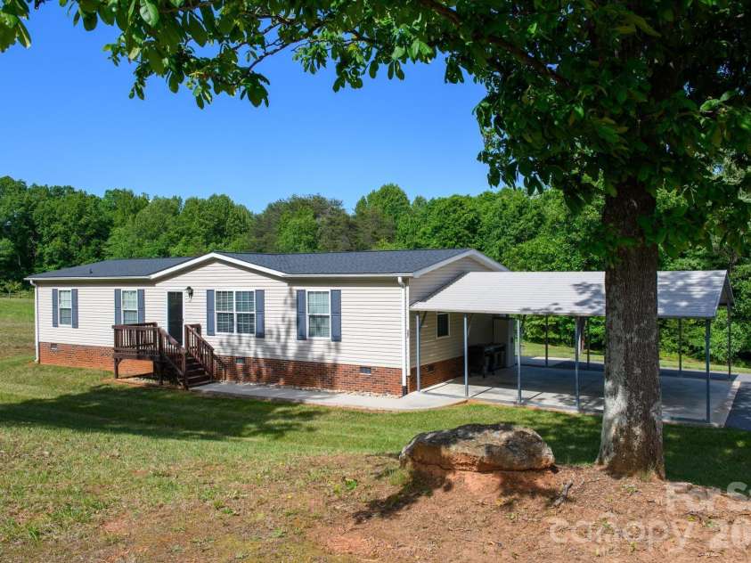 207 Mount Wesley Church Road, Hiddenite, NC 28636.  MLS# CAR4377041, YatesRealty ID 19732. 