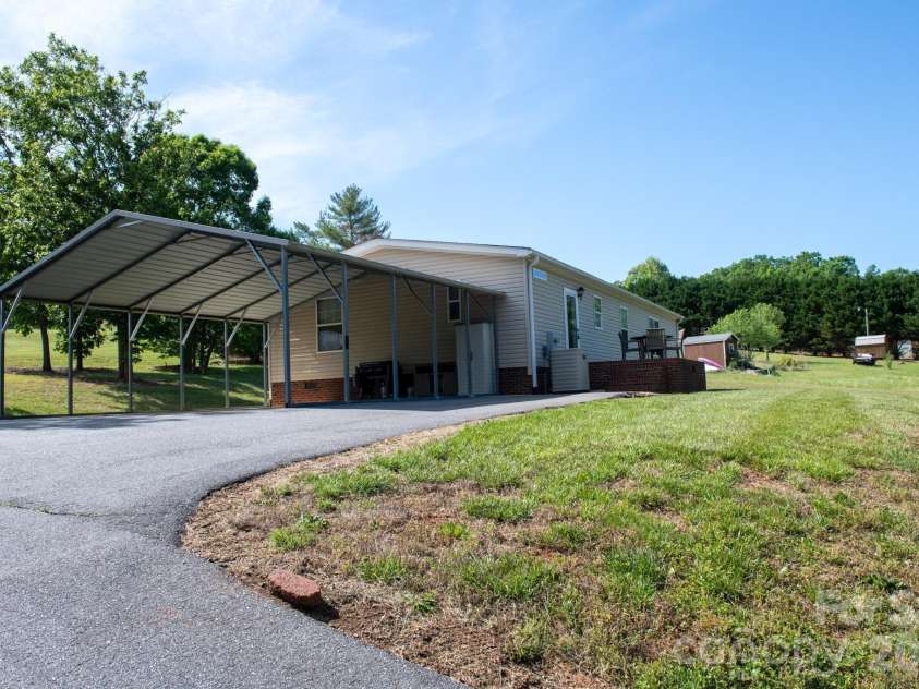 207 Mount Wesley Church Road, Hiddenite, NC 28636.  MLS# CAR4377041, YatesRealty ID 19732. 