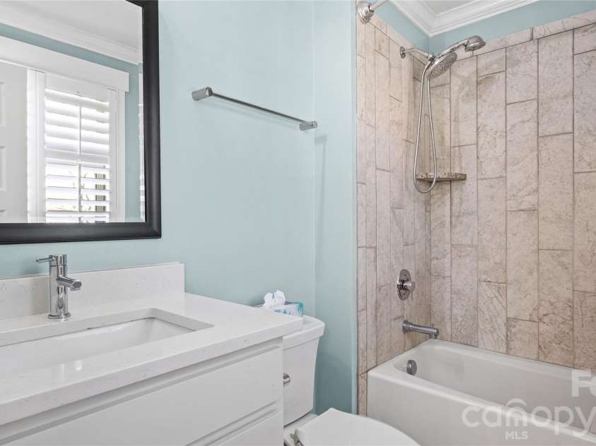 1521 Seigle Avenue, Charlotte, NC 28205.  MLS# CAR4363589, YatesRealty ID 19734. 