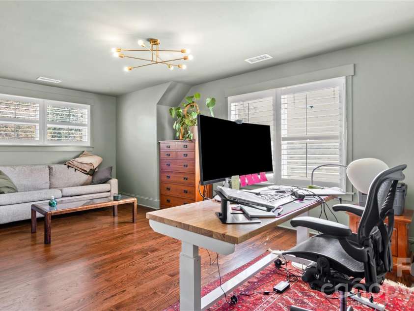 1521 Seigle Avenue, Charlotte, NC 28205.  MLS# CAR4363589, YatesRealty ID 19734. 