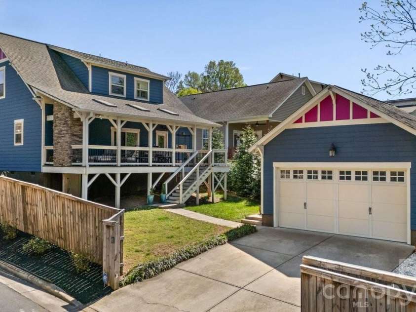 1521 Seigle Avenue, Charlotte, NC 28205.  MLS# CAR4363589, YatesRealty ID 19734. 