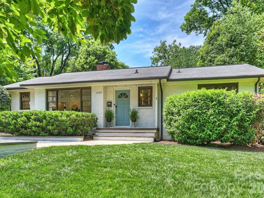 4050 Sheffield Drive, Charlotte, NC 28205.  MLS# CAR4377415, YatesRealty ID 19735. 