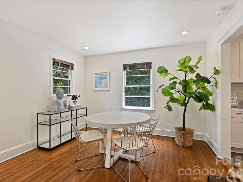 4050 Sheffield Drive, Charlotte, NC 28205.  MLS# CAR4377415, YatesRealty ID 19735. 