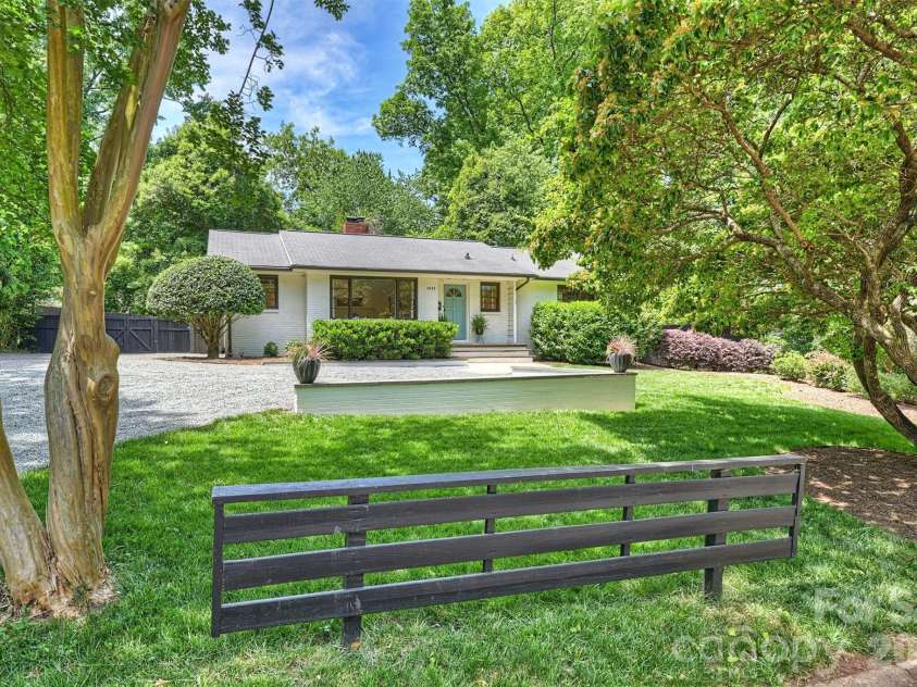 4050 Sheffield Drive, Charlotte, NC 28205.  MLS# CAR4377415, YatesRealty ID 19735. 