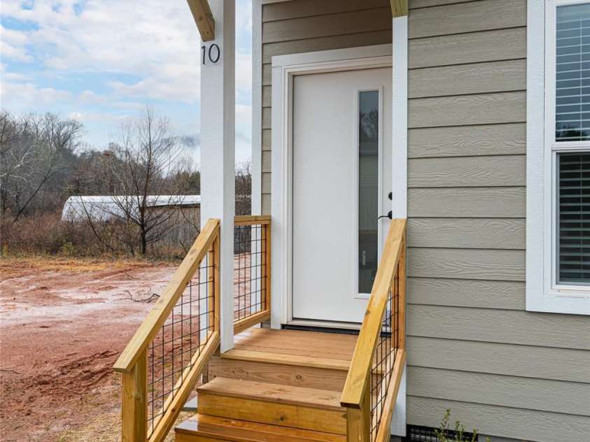10 Wyndom Lane, Asheville, NC 28805.  MLS# CAR4333596, YatesRealty ID 19738. 