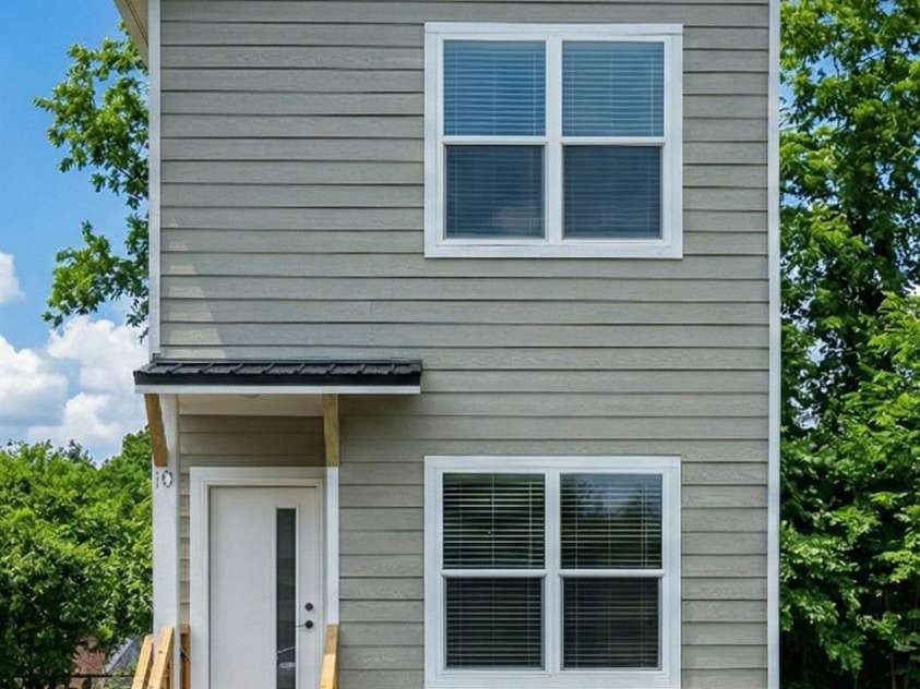 10 Wyndom Lane, Asheville, NC 28805.  MLS# CAR4333596, YatesRealty ID 19738. 