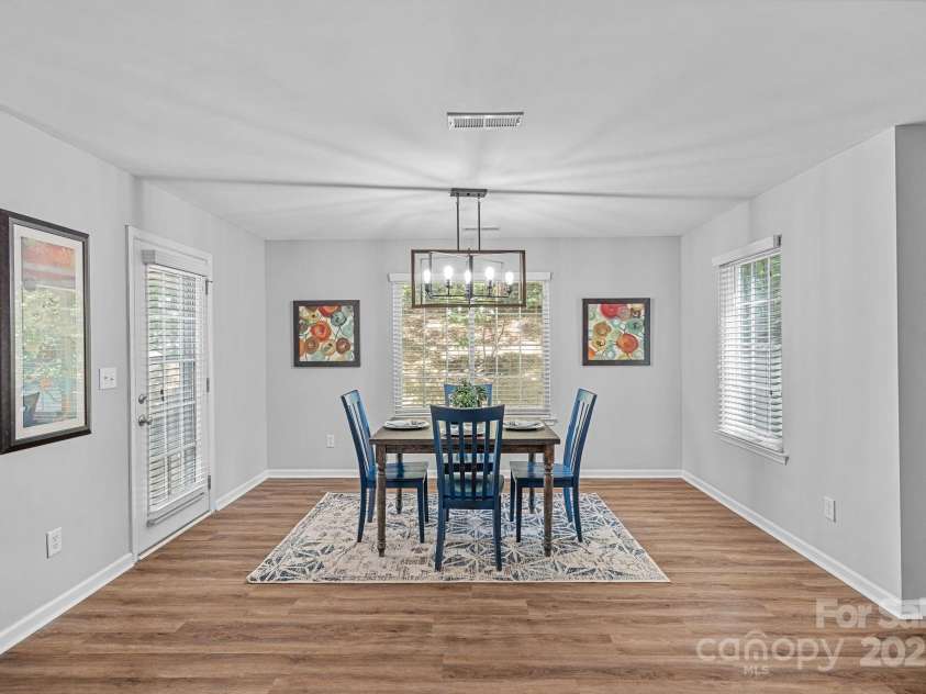 2043 Covered Bridge Court, Rock Hill, SC 29732.  MLS# CAR4285482, YatesRealty ID 19738. Eat-in Breakfast room w/ New Light fixture