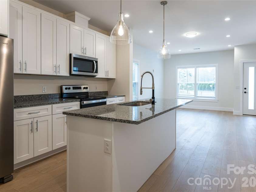 4 Wyndom Lane, Asheville, NC 28805.  MLS# CAR4351891, YatesRealty ID 19739. 