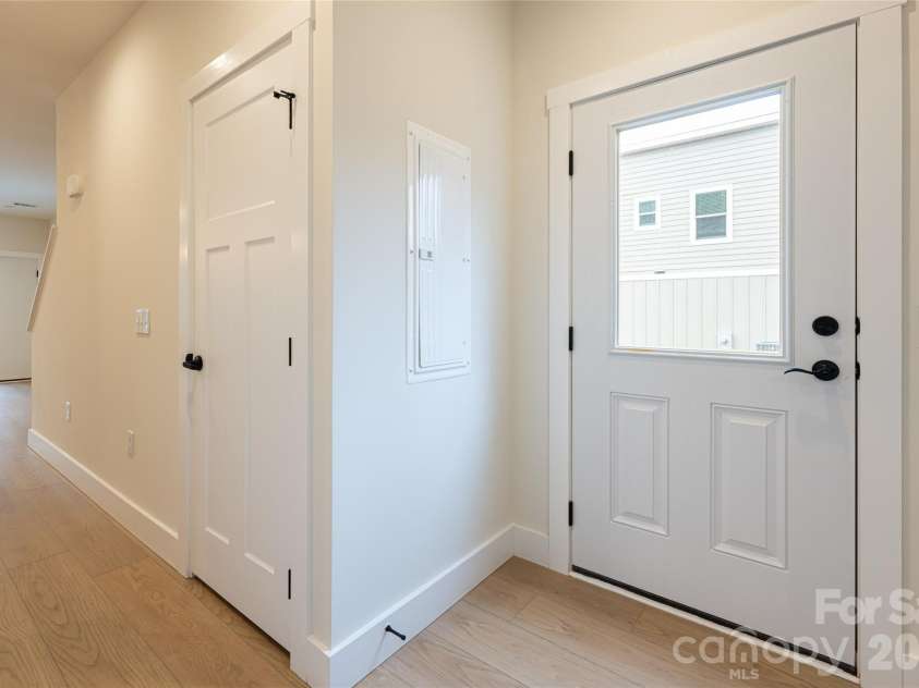 4 Wyndom Lane, Asheville, NC 28805.  MLS# CAR4351891, YatesRealty ID 19739. 