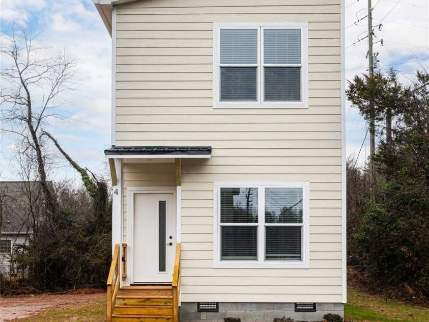 4 Wyndom Lane, Asheville, NC 28805.  MLS# CAR4351891, YatesRealty ID 19739. 