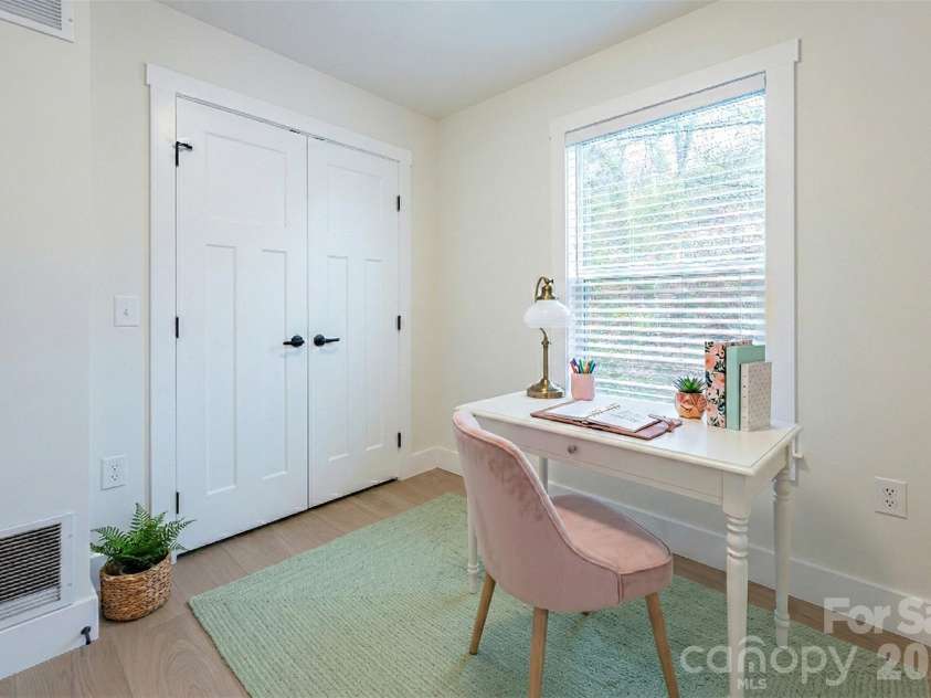 4 Wyndom Lane, Asheville, NC 28805.  MLS# CAR4351891, YatesRealty ID 19739. Guest Bedroom 3 Upper