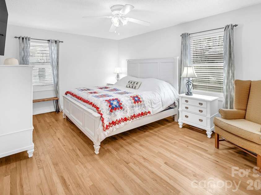 226 Balsam Circle, Troy, NC 27371.  MLS# CAR4341401, YatesRealty ID 1974. Main level primary bedroom with en suite bathroom.