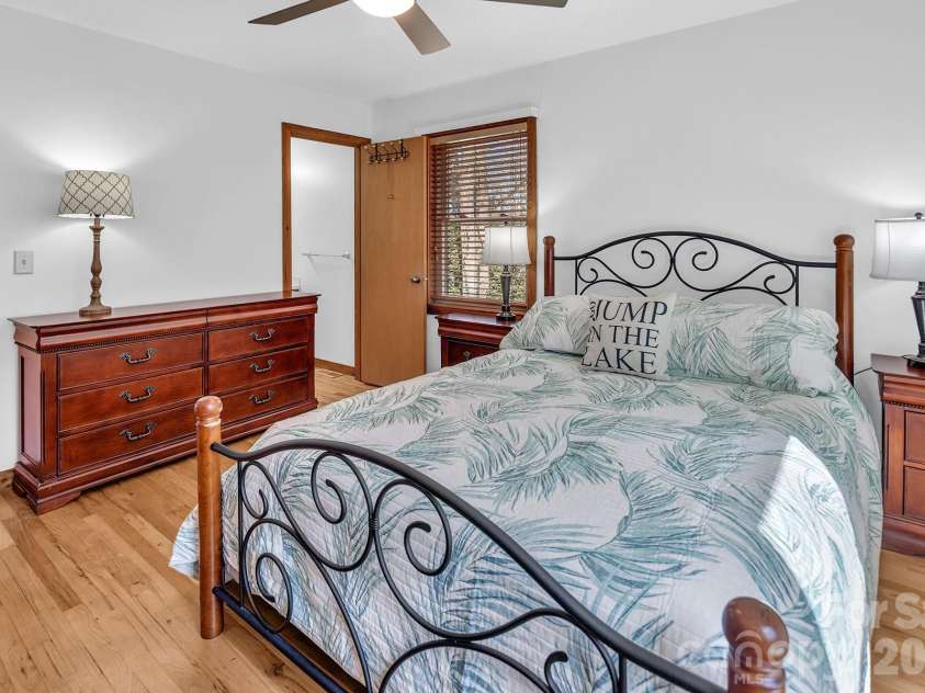 226 Balsam Circle, Troy, NC 27371.  MLS# CAR4341401, YatesRealty ID 1974. Main level secondary bedroom with en suite bathroom.