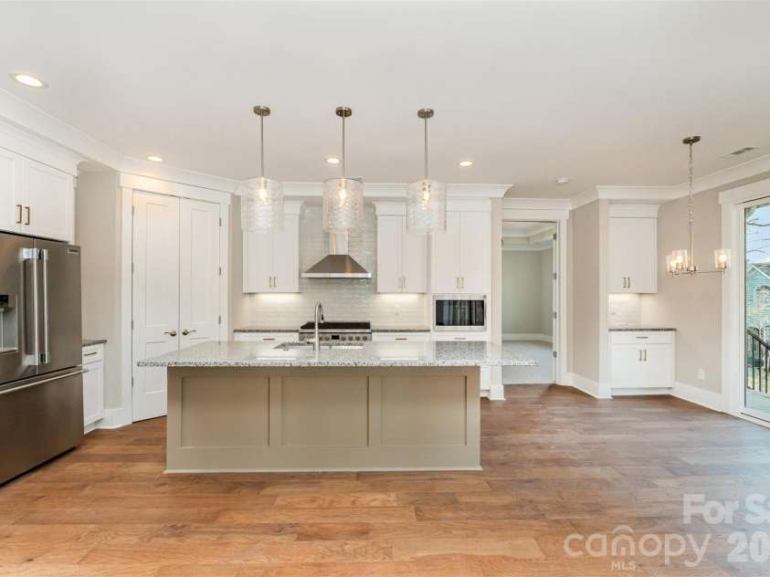 2069 Landry Lane, Rock Hill, SC 29732.  MLS# CAR4389670, YatesRealty ID 19740. Kitchen Breakfast