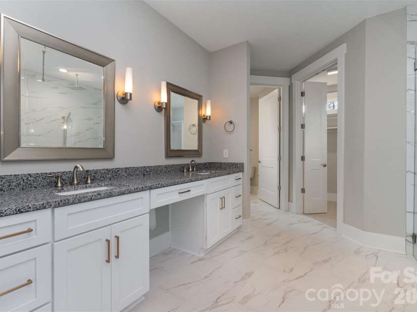 2069 Landry Lane, Rock Hill, SC 29732.  MLS# CAR4389670, YatesRealty ID 19740. Primary Bath