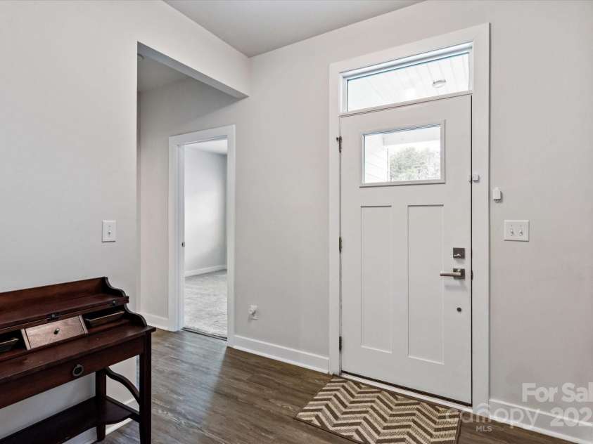 10241 Black Locust Lane, Charlotte, NC 28215.  MLS# CAR4239805, YatesRealty ID 19741. 